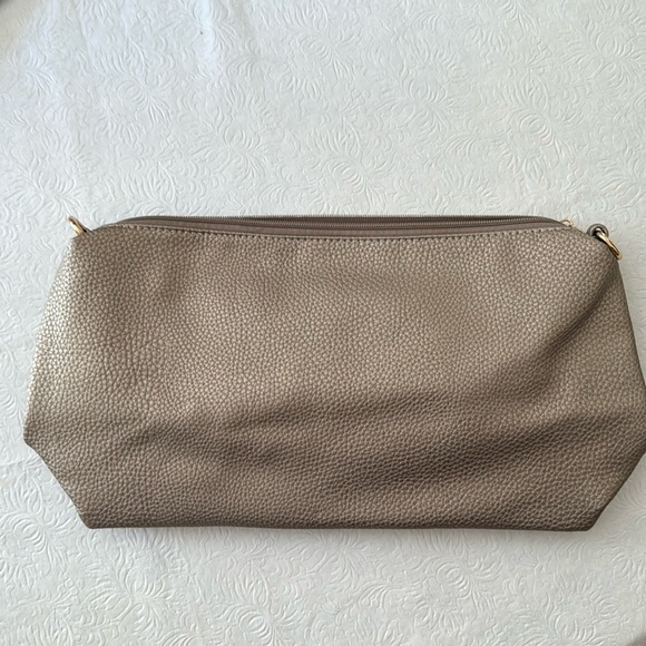 Faux Leather purse - Picture 1 of 6